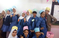 تلامذة محافظة معان في الأردن يتلقون حقائب جديدة