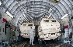Le Qatar et les États-Unis présentent le déploiement rapide d'un système d'artillerie