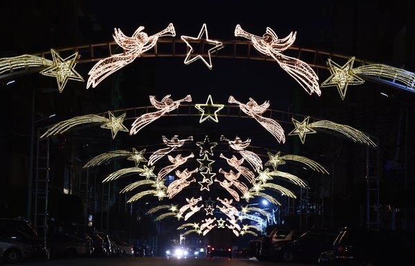 Despite the decorations on the streets, Christmas is not as joyful this year in Lebanon amid the financial hardship many are facing. [Ziyad Hatem/Al-Mashareq]