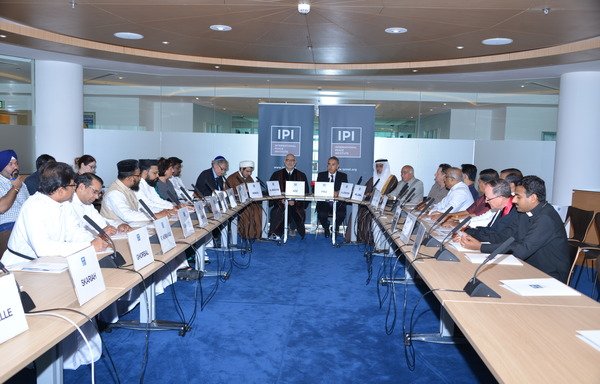 بیست روحانی دینی در اجلاس «روزه داری برای صلح» بر احکام صلح در آداب روزه داری تصریح کردند. این اجلاس روز 20 ژوئن در منامه برگزار شد. [محمد الجیوسی/ الشرفه]