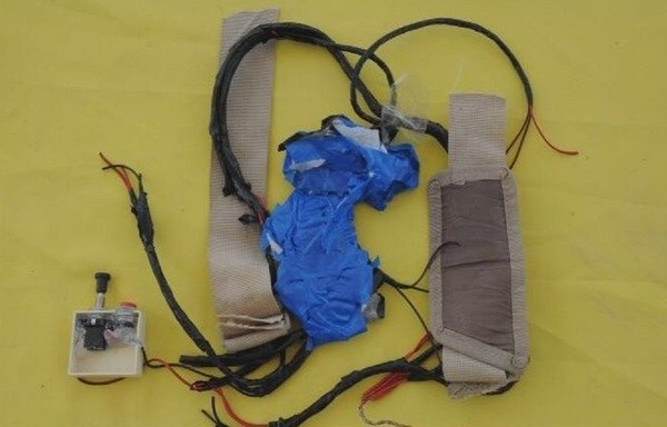 Les autorités saoudiennes ont arrêté les membres de trois cellules libres liées à « l'État islamique en Irak et au Levant » qui prévoyait de perpétrer des attaques dans le royaume, et ont saisi des explosifs trouvés en leur possession. [Photo fournie par la Saudi Press Agency]