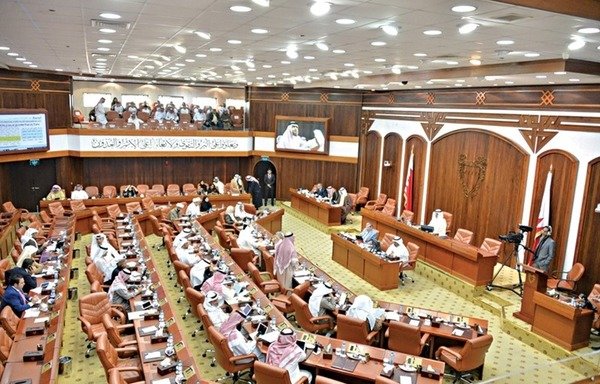 Bahrain's parliament recently approved an amendment to the constitution that will allow military courts to try civilian terror suspects. [Mohammed al-Jayousi/Al-Mashareq]