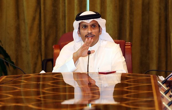 Le ministre qatari des Affaires étrangères Mohammed ben Abdoulrahman al-Thani donne une conférence de presse à Doha le 8 juin. Il a rejeté les tentatives d'ingérence dans la politique étrangère de son pays et déclaré qu'une « solution militaire » à la crise que traverse son pays avec ses voisins du Golfe n'était pas une option. [Karim Jaafar/AFP]