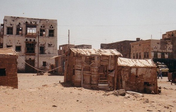 La ville portuaire de Mokha, dans la province de Taez au Yémen, a récemment connu une attaque perpétrée par des éléments d'al-Qaïda contre un temple historique vieux de 600 ans. [Photo fournie par Gomtu]