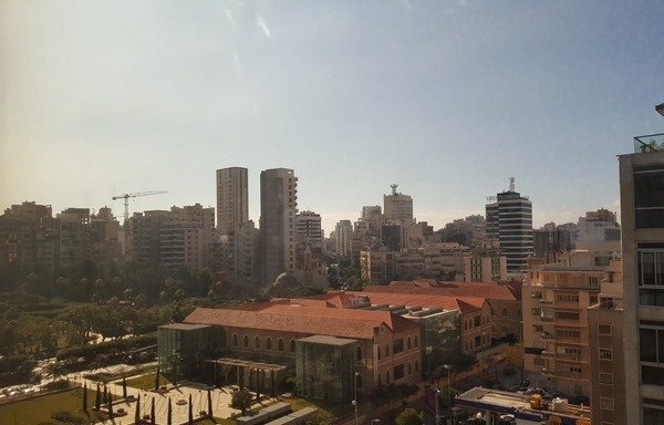 صورة عامة للعاصمة بيروت. أوكلت الحكومة اللبنانية شركة استشارات ادارية لمساعدتها في وضع رؤية اقتصادية جديدة للبلاد. [جنيّد سلمان/المشارق]