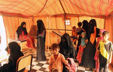 تراجع الخدمات الصحية اليمنية جراء انقطاع المرتبات
