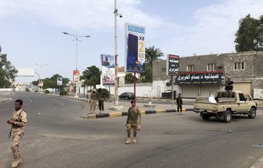 عدن ضحية شد الحبال بين الحكومة والانفصاليين