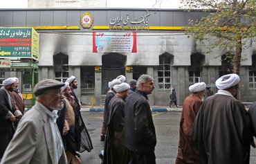 ایالات متحده می گوید که «بدرفتاری» ایران علیه معترضان را تحریم می کند