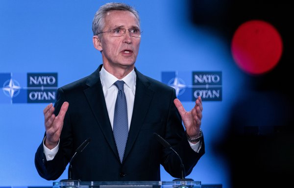 Le Secrétaire général de l'OTAN, Jens Stoltenberg, prononce un discours lors d'une conférence de presse à l'issue de la réunion du Conseil de l'Atlantique Nord consacrée à l'Iran, au siège de l'OTAN à Bruxelles le 6 janvier. [Kenzo Tribouillard/AFP]