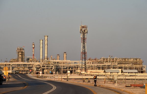 Une vue générale de l'usine de transformation de pétrole Abqaiq d'Aramco saoudienne le 20 septembre 2019. [Fayez Nureldine/AFP]