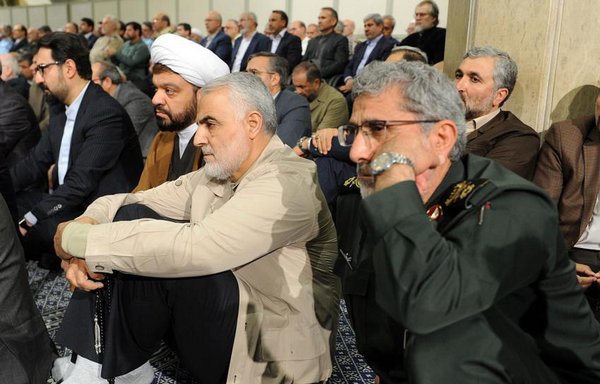 New IRGC Quds Force commander Esmail Qaani (R) sits beside his predecessor, Qassem Soleimani in a photo that was circulated online after Soleimani's death.