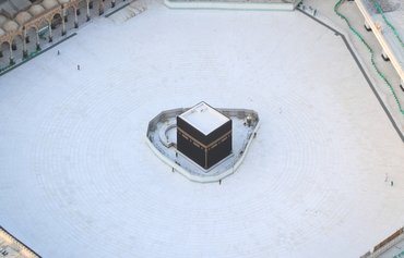 L'Arabie saoudite impose un couvre-feu de 24 heures dans les villes saintes pour prévenir la propagation du virus