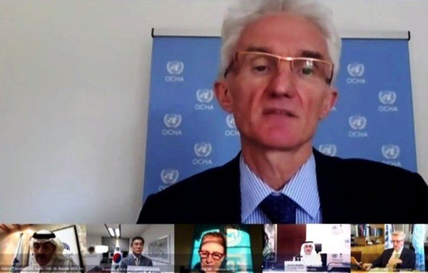 Le sous-secrétaire général des Nations unies pour les affaires humanitaires Mark Lowcock participe à la conférence des donateurs du Yémen. [Capture d’écran du lien en direct de la conférence virtuelle]