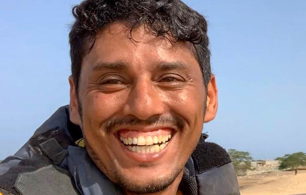 تصویری که در تاریخ ۲ ژوئن از صفحه فیس‌ بوک نبیل حسن القعیطی برداشته شده و عکسی را نشان می‌دهد که وی در ۱۷ مه در حسابش منتشر کرده است. این مرد ۳۴ ساله اندکی پس از ترک خانه‌ اش در عدن، در خودروی خود مورد اصابت گلوله مهاجمان ناشناس قرار گرفت. [نبیل حسن/ فیس‌بوک/ خبرگزاری فرانسه]