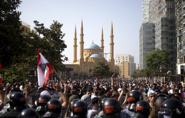 المظاهرات تعود إلى ساحات لبنان مستهدفة حزب الله