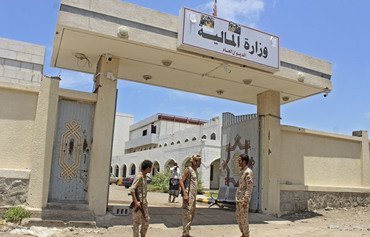 محللون: وحده السلام يمكن أن يعيد إحياء مؤسسات الدولة اليمنية