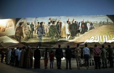 Le CGRI érige des statues alors que le peuple iranien souffre