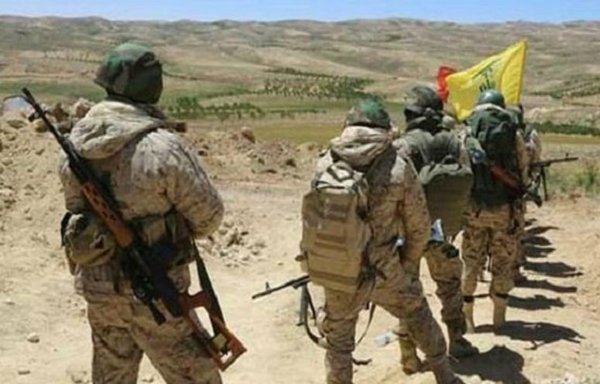 عناصر من حزب الله للبناني يظهرون في سوريا بهذه الصورة غير المؤرخة التي نشرتها وكالة أنباء الطلبة الإيرانية.