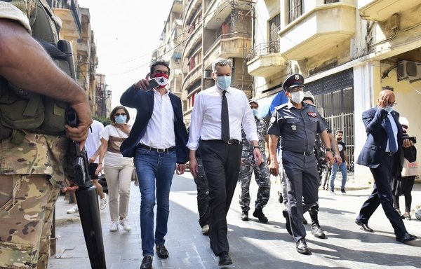 مصطفی ادیب که به تازگی به مقام نخست وزیری لبنان منصوب شده است روز ۱۰ شهریور از محله جمیزه بازدید می کند. این محله در انفجار بیروت به شدت آسیب دید. [خبرگزاری فرانسه]