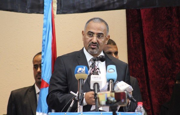 Aidarous al-Zubaidi, président du Conseil de transition du Sud, s'exprime lors de la réunion de l'assemblée nationale du CTS à al-Moukalla le 16 février 2019. [Saleh al-Obeidi/AFP]