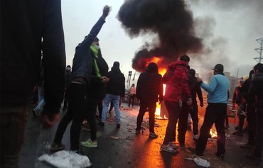 Intermittent access to internet suggests Tehran may fear new uprising