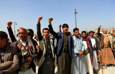 Houthis continue to loot homes, seize property of opponents