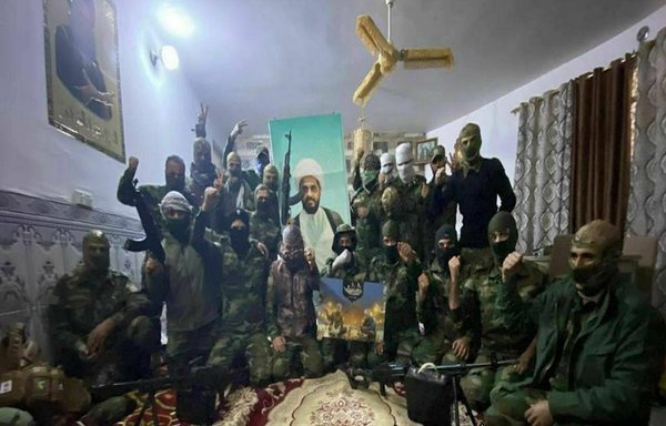 نشرت وسائل الإعلام العراقية في 25 كانون الأول/ديسمبر صورة لميليشيا عصائب أهل الحق وهي تهدد بالانتشار في شوارع بغداد بعد اعتقال أحد قادتها حسام الزيرجاوي المتهم بتورطه في تنفيذ هجمات صاروخية على المنطقة الخضراء في بغداد.