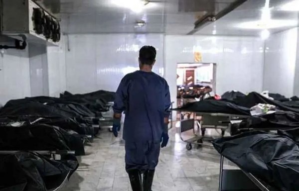 گفته می شود که قیمت واکسن های آسترازنکا و فایزر در بازار سیاه حدود ۵۵ میلیون ریال (حدود ۲ هزار دلار) است. [صدا و سیمای جمهوری اسلامی ایران]