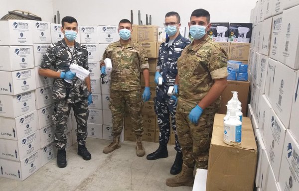 قدمت وزارة الخارجية الأميركية لقوى الأمن الداخلي في لبنان معدات حماية شخصية تفوق قيمتها 400 ألف دولار. [السفارة الأميركية]