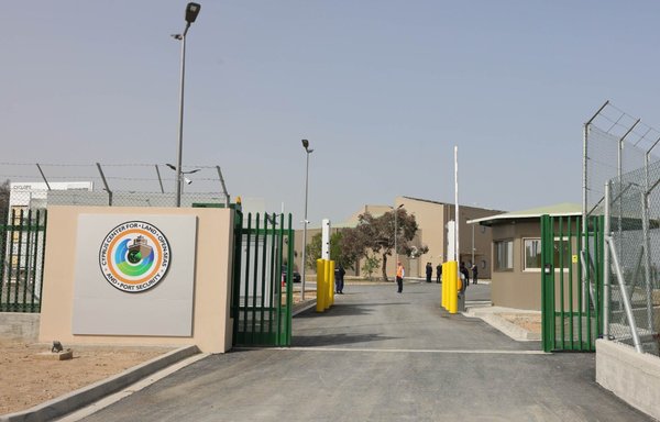 تم في 6 نيسان/أبريل افتتاح المركز القبرصي لأمن الأراضي والبحار والموانئ الممول من الولايات المتحدة على الجزيرة التي تقع في البحر الأبيض المتوسط. [وزارة الشؤون الخارجية القبرصية]