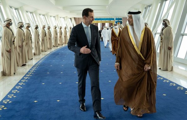 الرئيس السوري بشار الأسد يلتقي مسؤولين إماراتيين في آذار/مارس الماضي. [دنيا الاقتصاد]