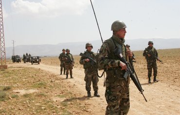 الجيش اللبناني يكثف الدوريات الحدودية ردا على زيادة وتيرة التهريب من حزب الله