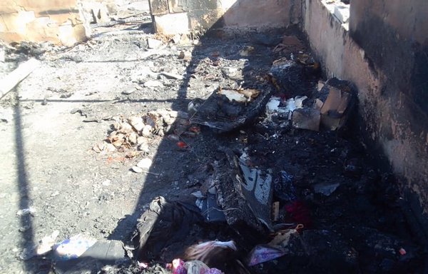 The charred remains of a tent are seen here following an October 5 fire that ripped through al-Wafa al-Omani camp in Arsal. [The Voice of Syrian Refugees in Lebanon]