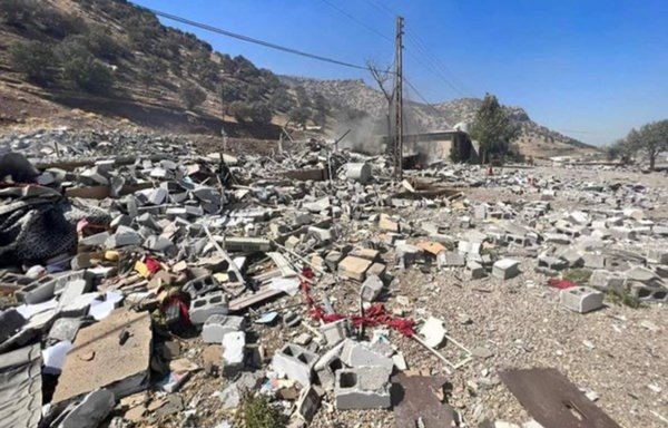 در حملاتی که ایران از شهریورماه علیه پایگاه‌های کردستان عراق انجام داده است، ده‌ها غیرنظامی کشته و زخمی شده‌اند. [خبرگزاری فارس]