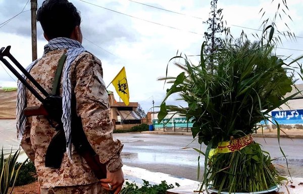 أحد عناصر ميليشيا فاطميون الأفغانية التابعة للحرس الثوري الإيراني في مدينة تدمر، في هذه الصورة التي نشرت على تليغرام يوم 20 أيار/مايو 2020.