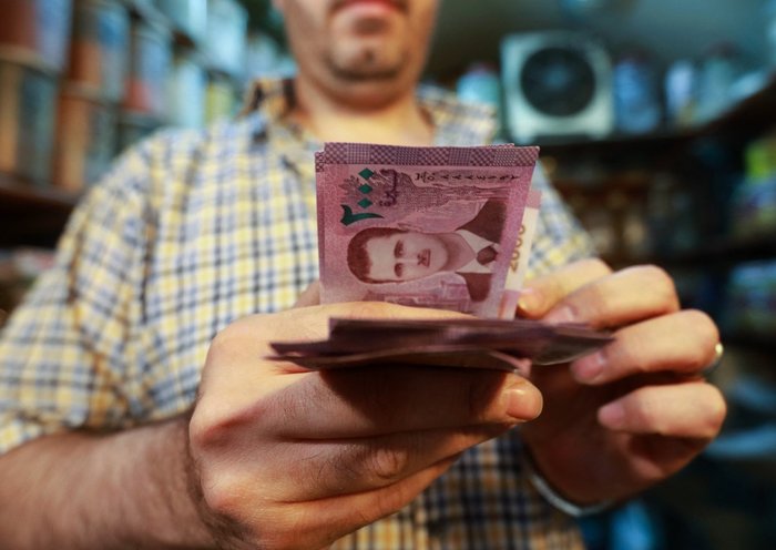 Syrian Regime And Hizbullah Cronies Drain Lebanon s Dollars syrian-regime-and-hizbullah-cronies-drain-lebanon-s-dollars