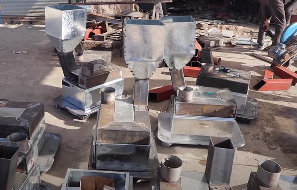 In this video grab, Syrians have been resorting to coal stoves that don't require electricity to heat or cook, in response to a surge in petroleum product prices. [Sham Network]