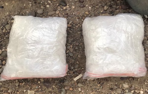 Iraqi security forces seized 1kg of crystal meth from a drug dealer after they arrested him in Baghdad on April 11. [Iraqi Federal Intelligence and Investigations Agency]