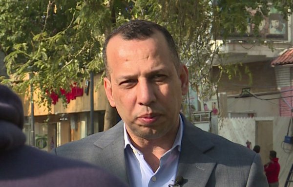 در این عکس که از روی ویدیویی مربوط به ۲۲ بهمن ۱۳۹۷ گرفته شده است، هشام الهاشمی، کارشناس مسائل افراط‌گرایی در عراق، دیده می‌شود که در مصاحبه‌ای در بغداد شرکت کرده است. [خبرگزاری فرانسه/تلویزیون خبرگزاری فرانسه]