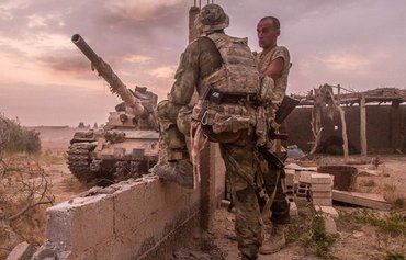 إيران تستغل أزمات روسيا لتعزيز سيطرتها في سوريا